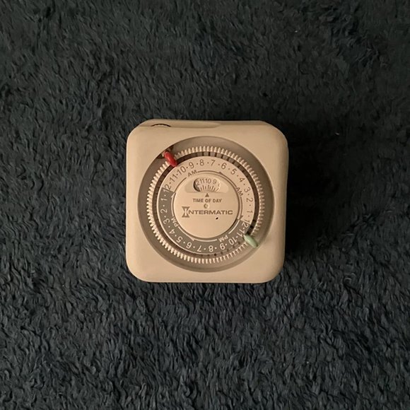 Mechanical 15 Amp Intermatic Timer for Indoor & Landscape Lights and Decorations - Picture 1 of 2